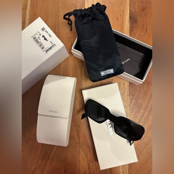 Authentic Prada sunglasses - Picture 3 of 8